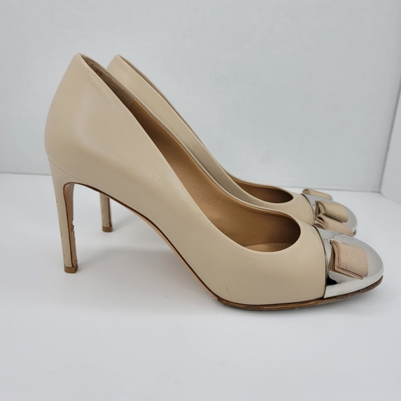 Salvatore Ferragamo Pump With Bow Size 7.5 C - Picture 3 of 16
